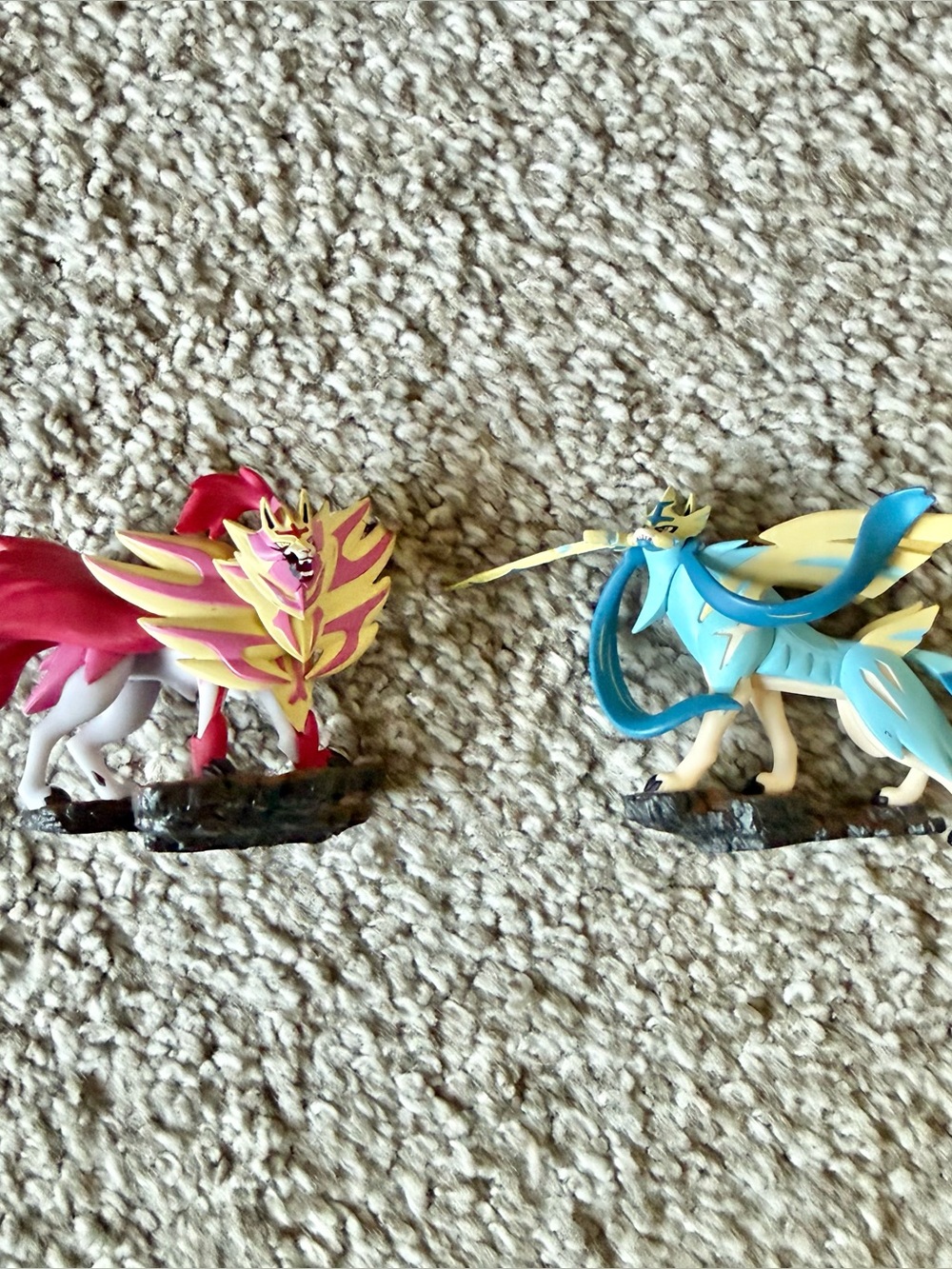 Pokemon TCG Figures Zamazenta and Zacian